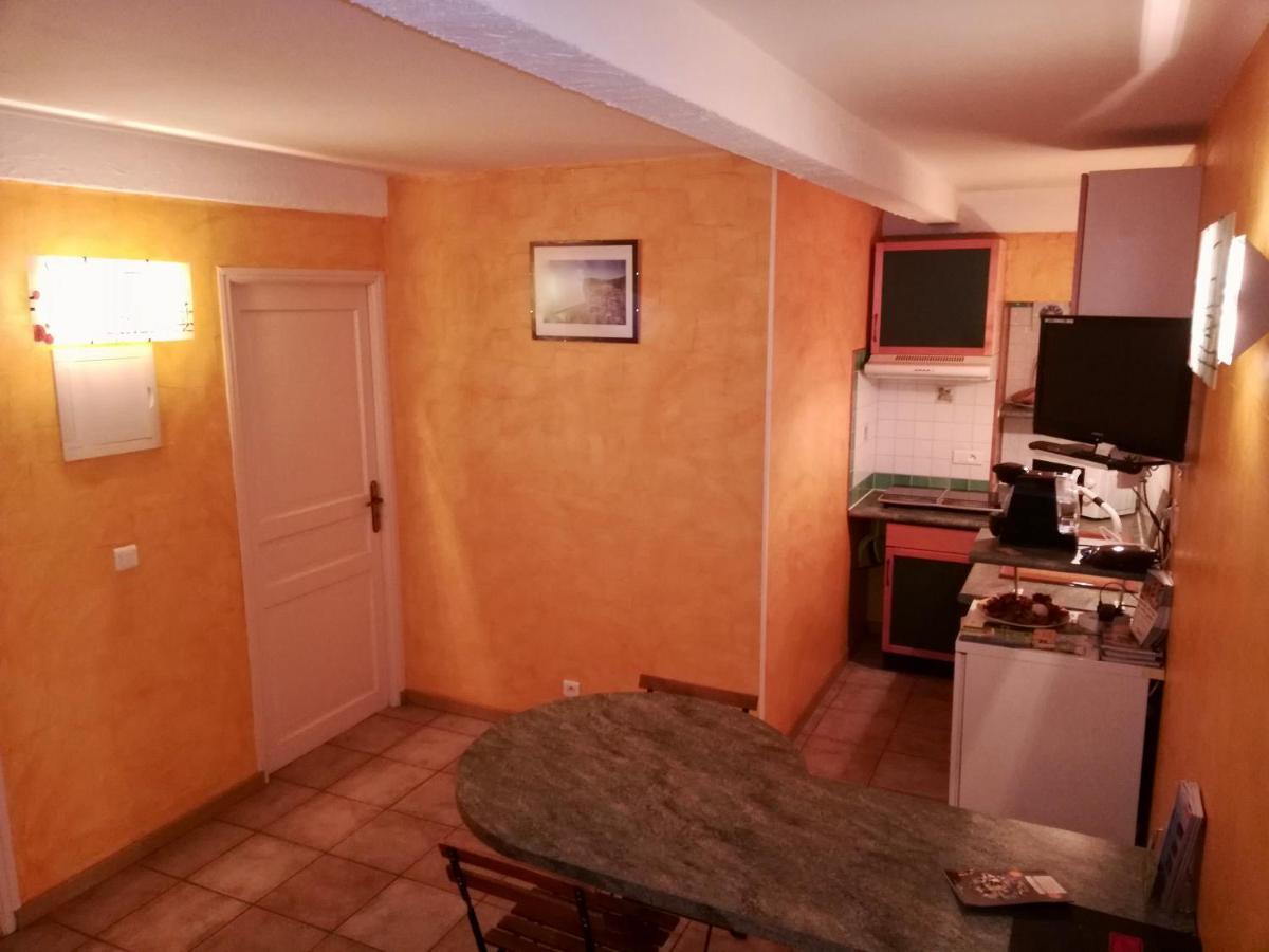 D'hotes Le Clos Bed & Breakfast 3*
