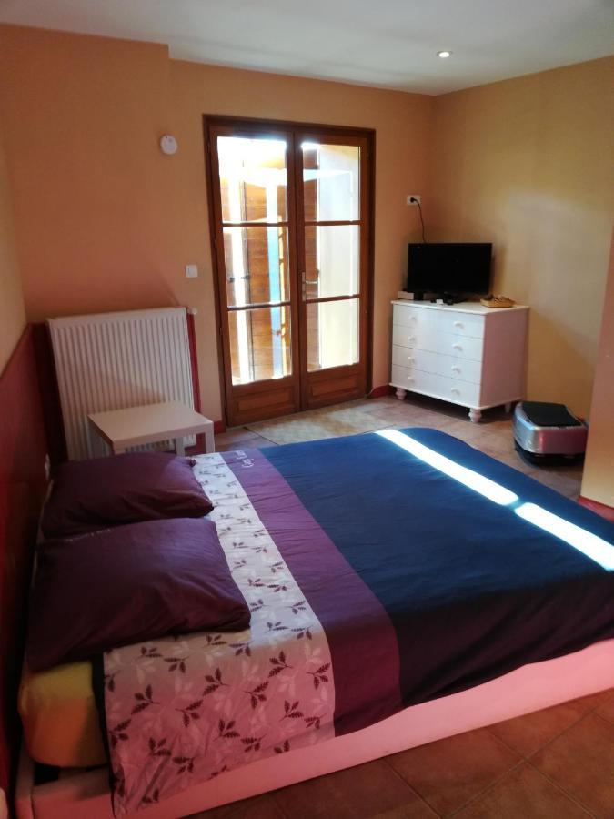 D'hotes Le Clos Bed & Breakfast Saint-Pierre-la-Palud